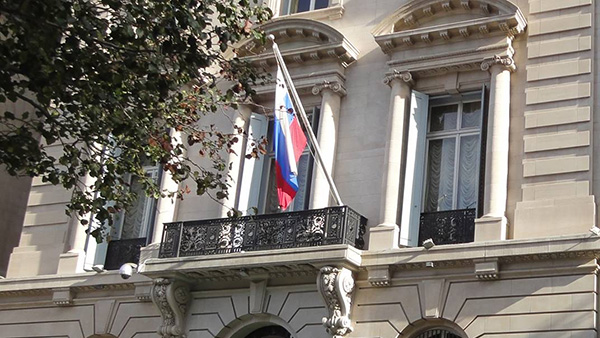 Российское консульство в Нью-Йорке уже сутки лишено телефонной связи