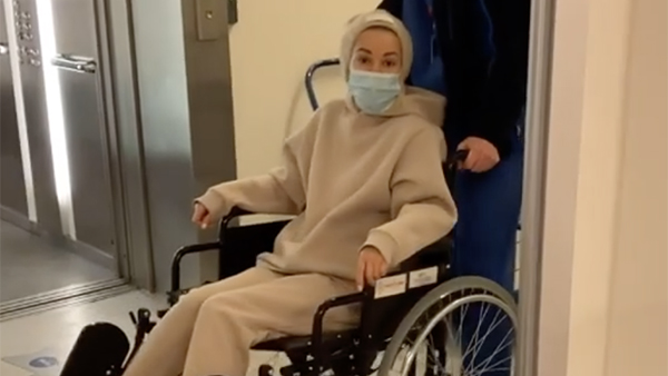 Кудрявцева оказалась в инвалидном кресле