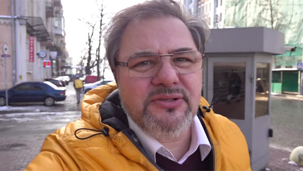 Радикалы напали на обвиняемого в госизмене украинского журналиста