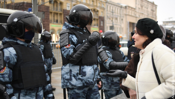 В МВД назвали число участников в незаконной акции в центре Москвы