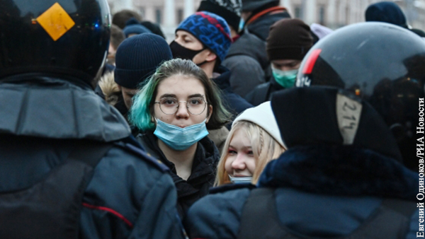 Всех задержанных на несанкционированном митинге в Москве подростков отпустили