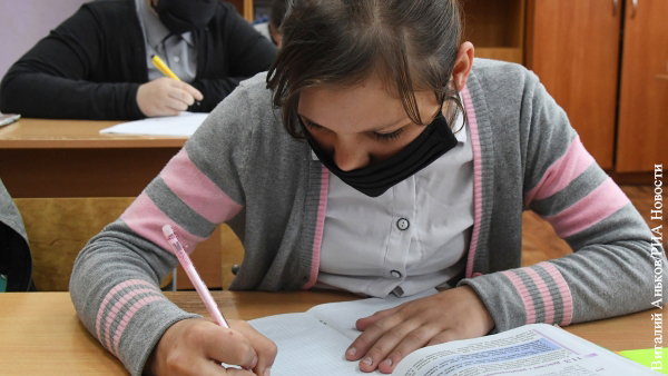 В Минпросвете предупредили о введении «шестидневок» в школах из-за пандемии