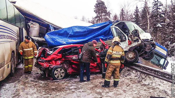 Общество: Как избавиться от смертельных ДТП на российских дорогах
