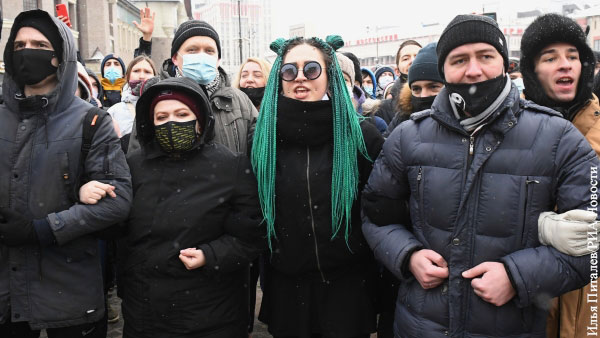 Участники незаконной акции в Москве попытались перекрыть движение в районе ТТК 