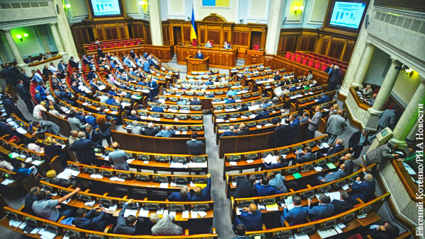 Партия Зеленского может лишиться большинства в Раде из-за американских санкций