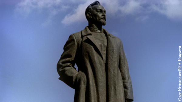 Брод объяснил опасность возвращения памятника Дзержинскому на Лубянку