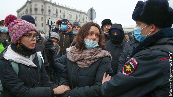 Комиссия Госдумы: Протесты в Москве, Гонконге и Белоруссии организованы по одному сценарию