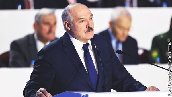 Лукашенко «перевоспитал» белорусов в любви к России