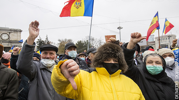 Власть антироссийского президента Молдавии повисла на волоске