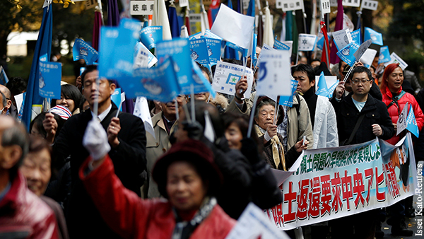 Япония пообещала настойчиво добиваться решения вопроса по Курилам