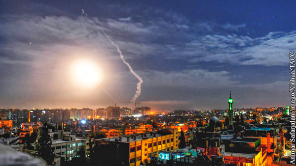 Почему Израиль постоянно обстреливает ракетами Сирию?