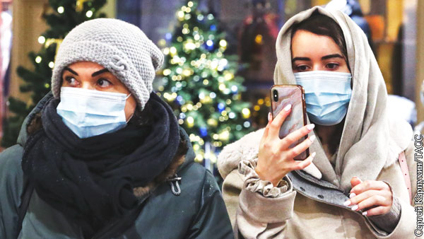 Стоматолог назвал негативные последствия ношения масок