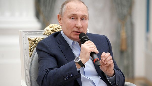 Путин резко высказался о толкающих детей к суициду «уродах»
