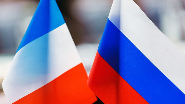 Появились сообщения о высылке Россией и Францией дипломатов