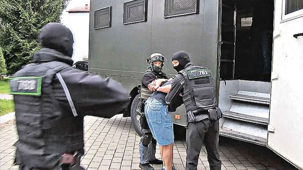 СМИ: Киев попросил Лондон помешать выходу фильма о «вагнеровцах»