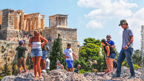 Названа дата открытия Греции для туристов