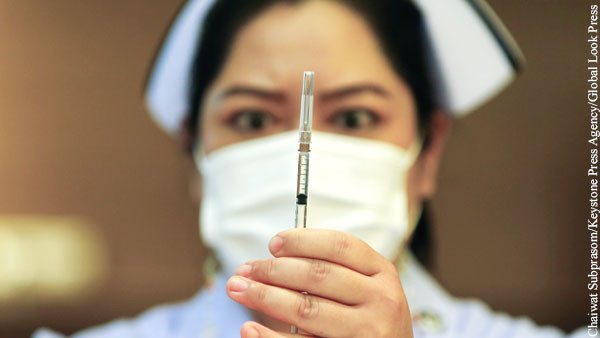 Регулятор ЕС признал риск анафилактического шока после вакцины AstraZeneca