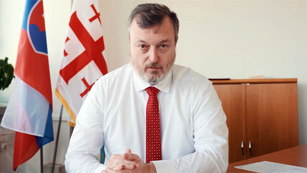 Министр труда Словакии подал в отставку на фоне «цирка»