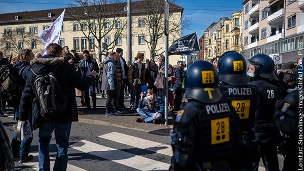Акция протеста против карантина в Германии переросла в беспорядки