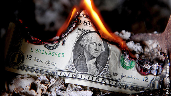 Названы сроки падения гегемонии доллара