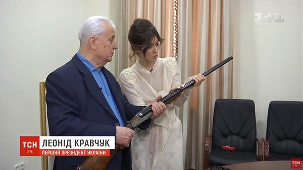 Стало известно, каким оружием Кравчук собрался убивать русских парашютистов