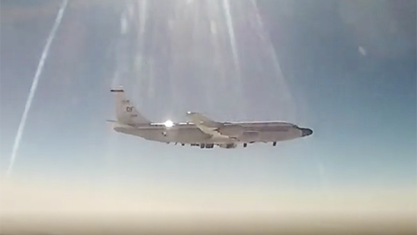 Миг-31 перехватил самолет-разведчик США над Тихим океаном