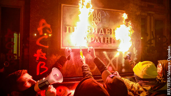 В мире: Как украинские националисты подчинили себе Зеленского