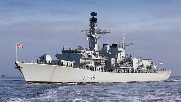 МИД назвал заход британских кораблей в Черное море попыткой напугать Россию