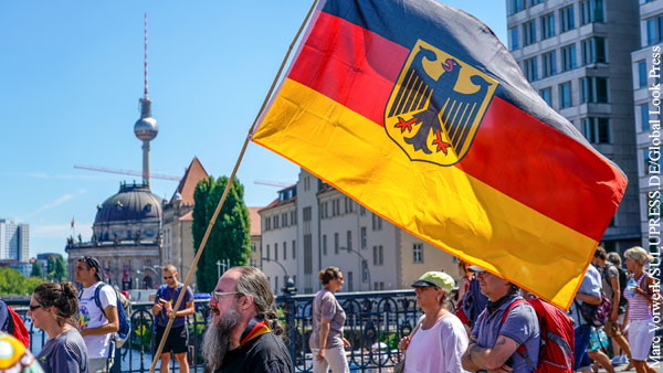 Польский эксперт объяснил антиамериканские настроения Германии