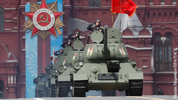 На Красной площади начался парад Победы