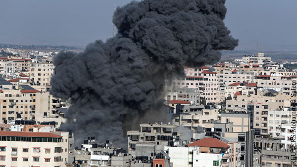 Израиль нанес удары по зданию банка и серверам ХАМАС в секторе Газа