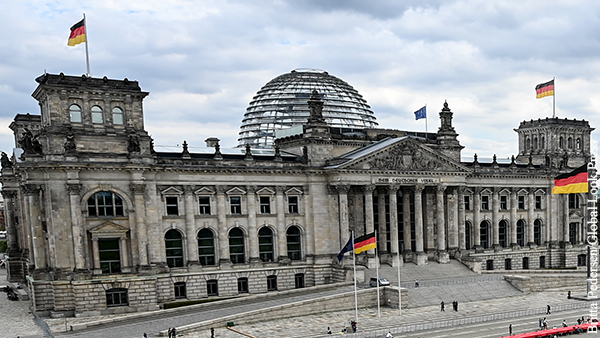 В Бундестаге призвали наказать США за прослушку Меркель 
