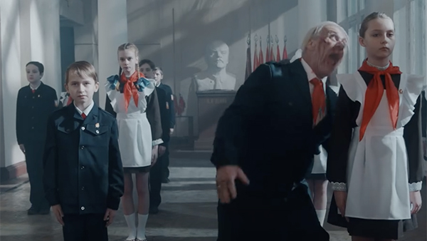 Лидер Rammstein представил клип «Я ненавижу детей» с пионерами и плачущим кровью Лениным