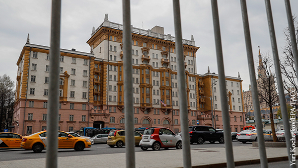 В мире: Москва посадила американских дипломатов на короткий поводок