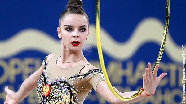 Дина Аверина выиграла три золотые медали на ЧЕ по художественной гимнастике