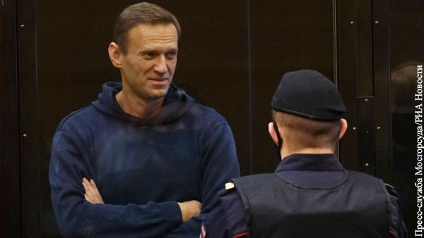 Шпион Навальный может послужить Родине