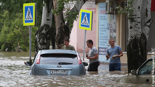 Заслуженный спасатель России рассказал о правилах безопасности во время потопа