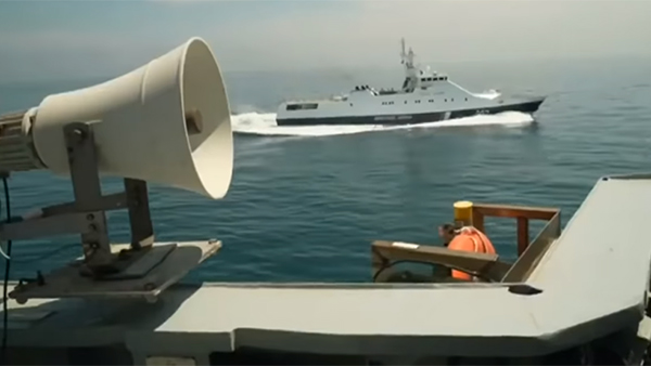 Би-би-си опубликовала кадры с британского эсминца у берегов Крыма