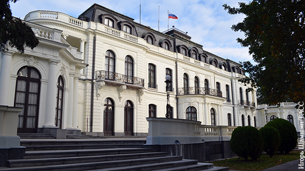 МИД Чехии признал незаконными посягательства властей Праги на территорию посольства России