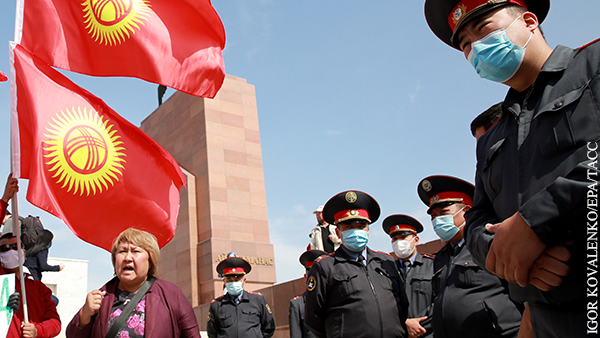 Киргизия избавляется от влияния Запада российскими методами