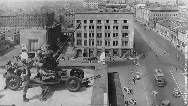 Почему немцы не разбомбили Москву, как Сталинград