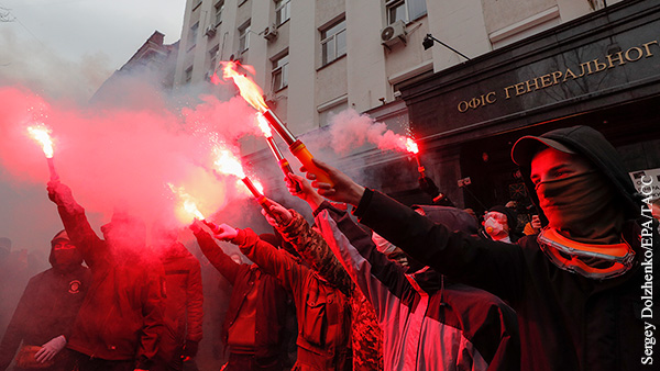 Зеленский делает Украину по-настоящему фашистской