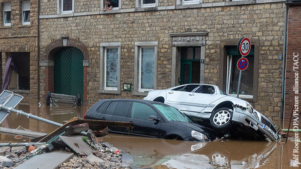 Число жертв наводнений в Германии достигло 33 человек