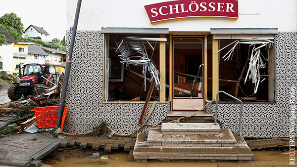 Мародеры атаковали магазины в подтопленных районах на западе Германии
