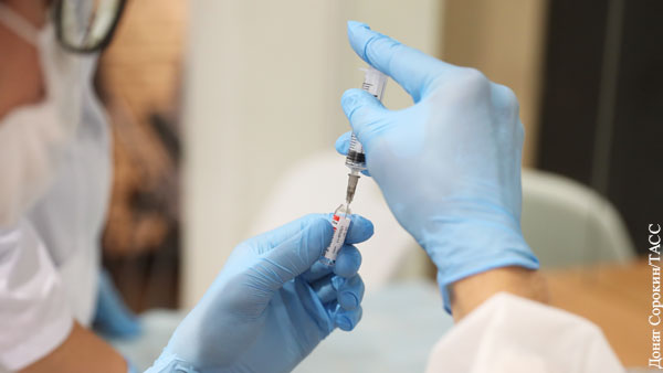 В России разрешили вакцинировать от COVID пациентов с онкологией