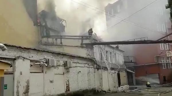 Пожару в центре Петербурга повысили ранг сложности