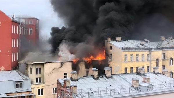 Пожар в Петербурге локализовали
