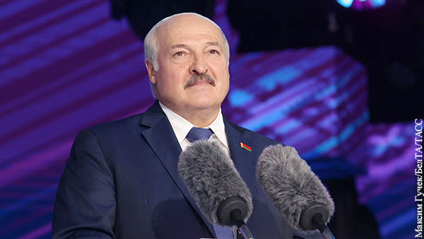 Лукашенко рассказал о том, как помог деньгами Тихановской
