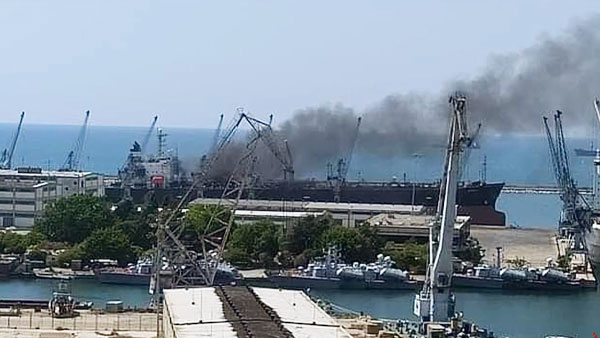 Вблизи сирийского порта Латакия произошел взрыв на танкере