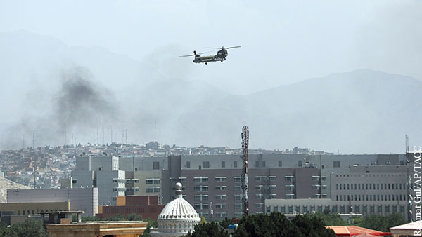 Дипломатов США в Кабуле эвакуировали вертолетами